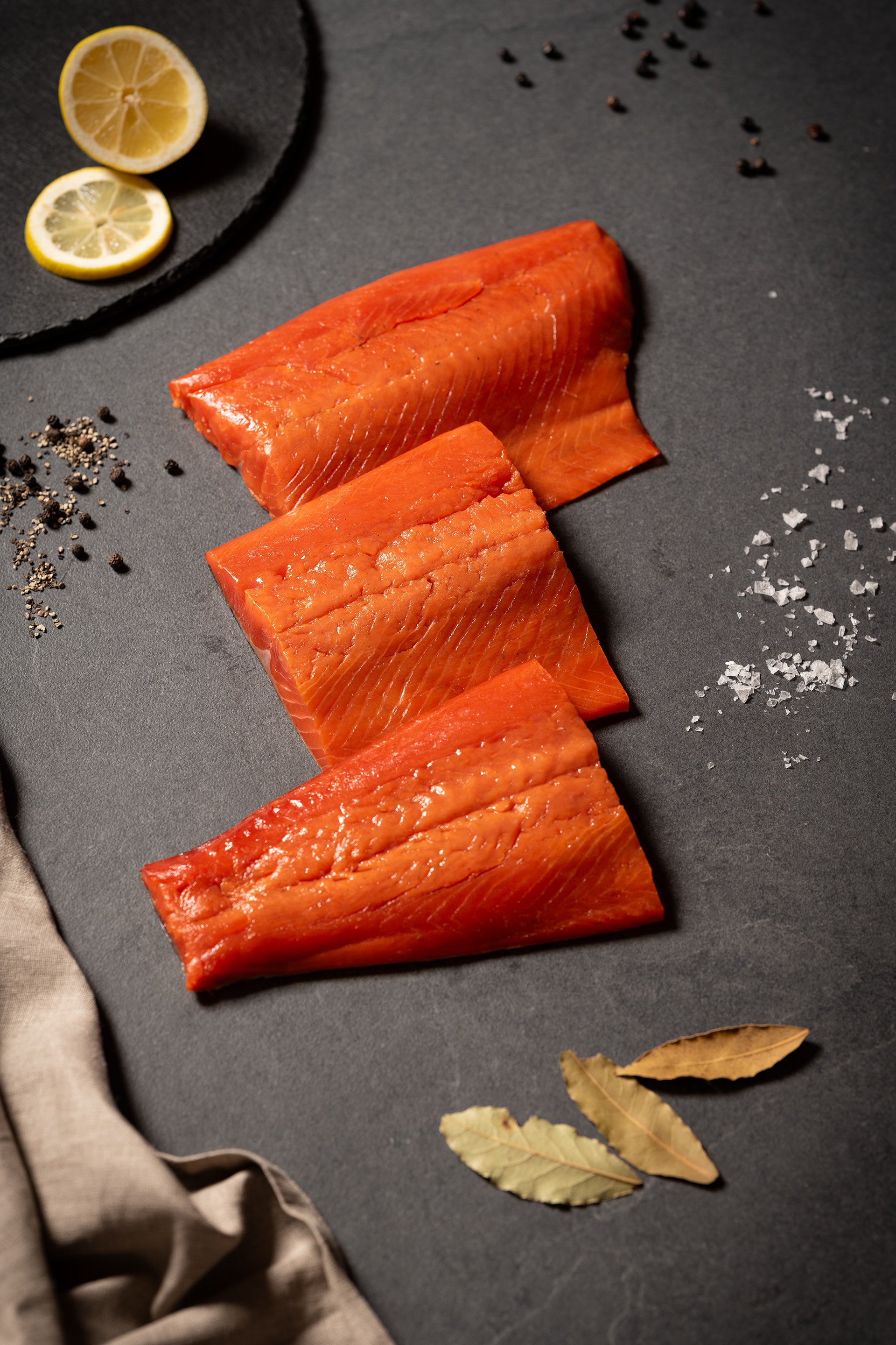 Kaltgeräucherter Sockeye Wildlachs (Rotlachs) aus Kanada – 1 kg, mehrere Stücke